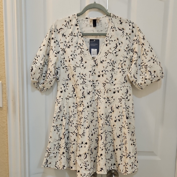 Universal Thread Puff Sleeve V Neck Floral Mini Dress Size XS NWT - Picture 3 of 8